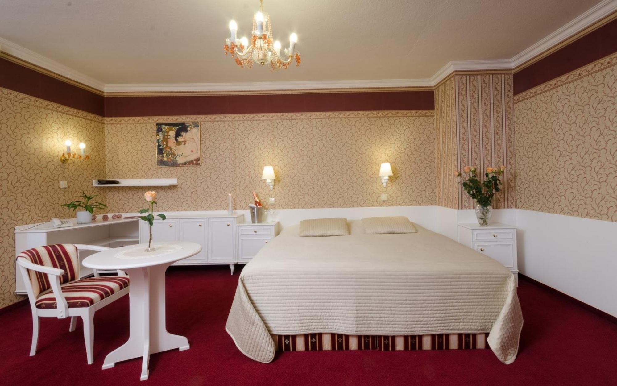 Hotel Ostrov نيمبورك المظهر الخارجي الصورة