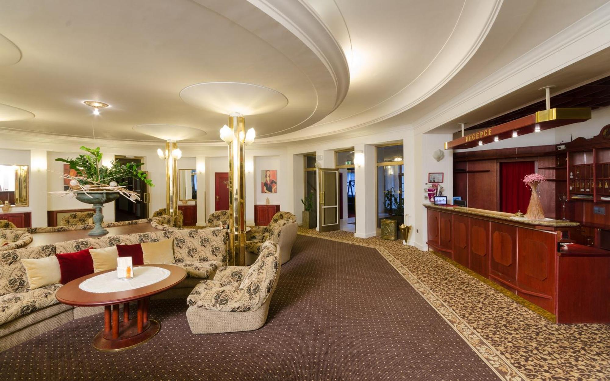 Hotel Ostrov نيمبورك المظهر الخارجي الصورة