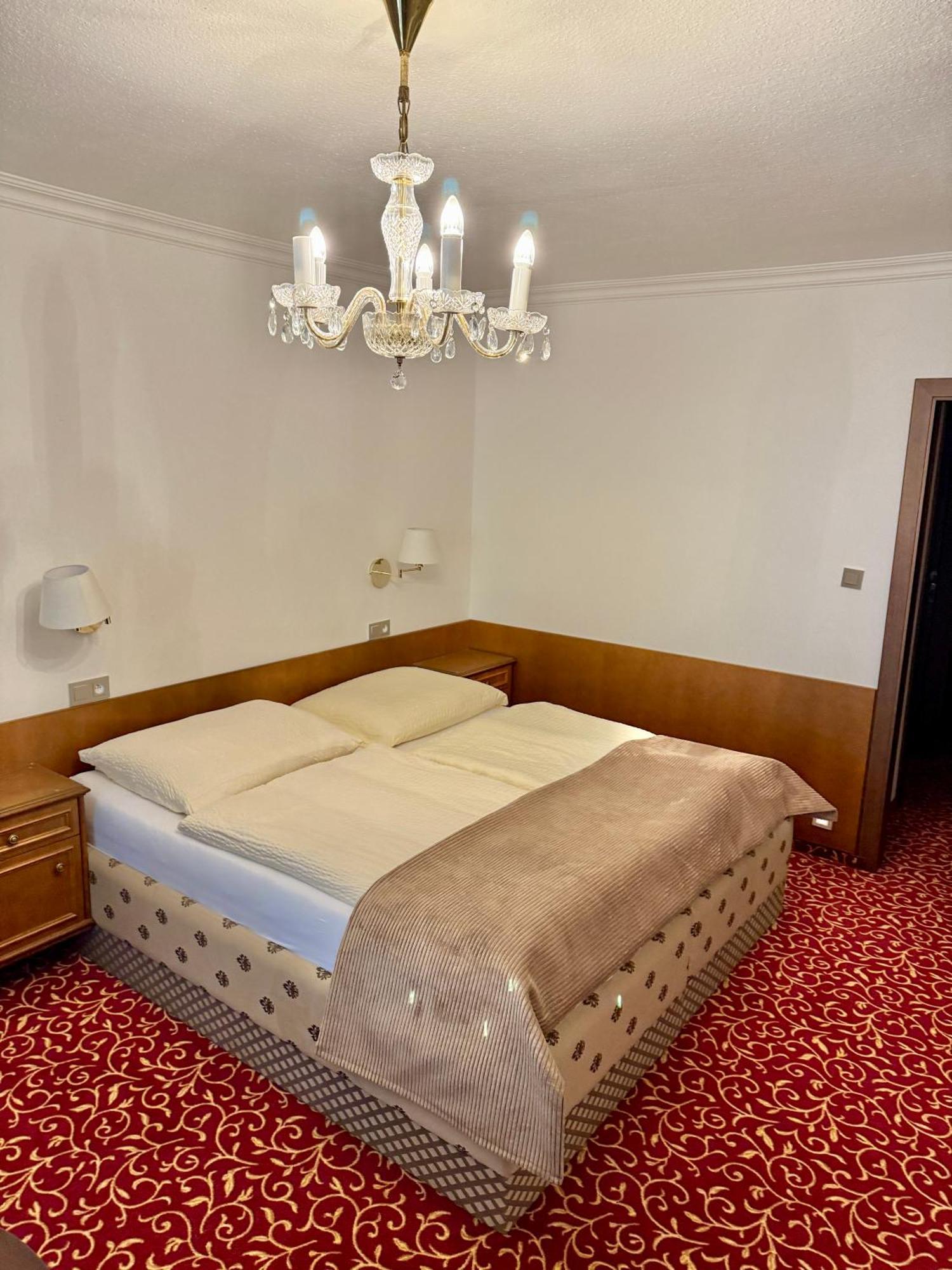 Hotel Ostrov نيمبورك المظهر الخارجي الصورة