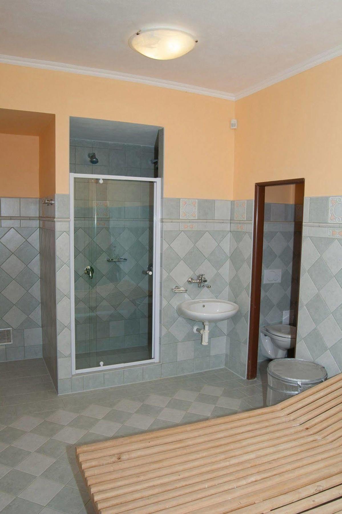 Hotel Ostrov نيمبورك المظهر الخارجي الصورة