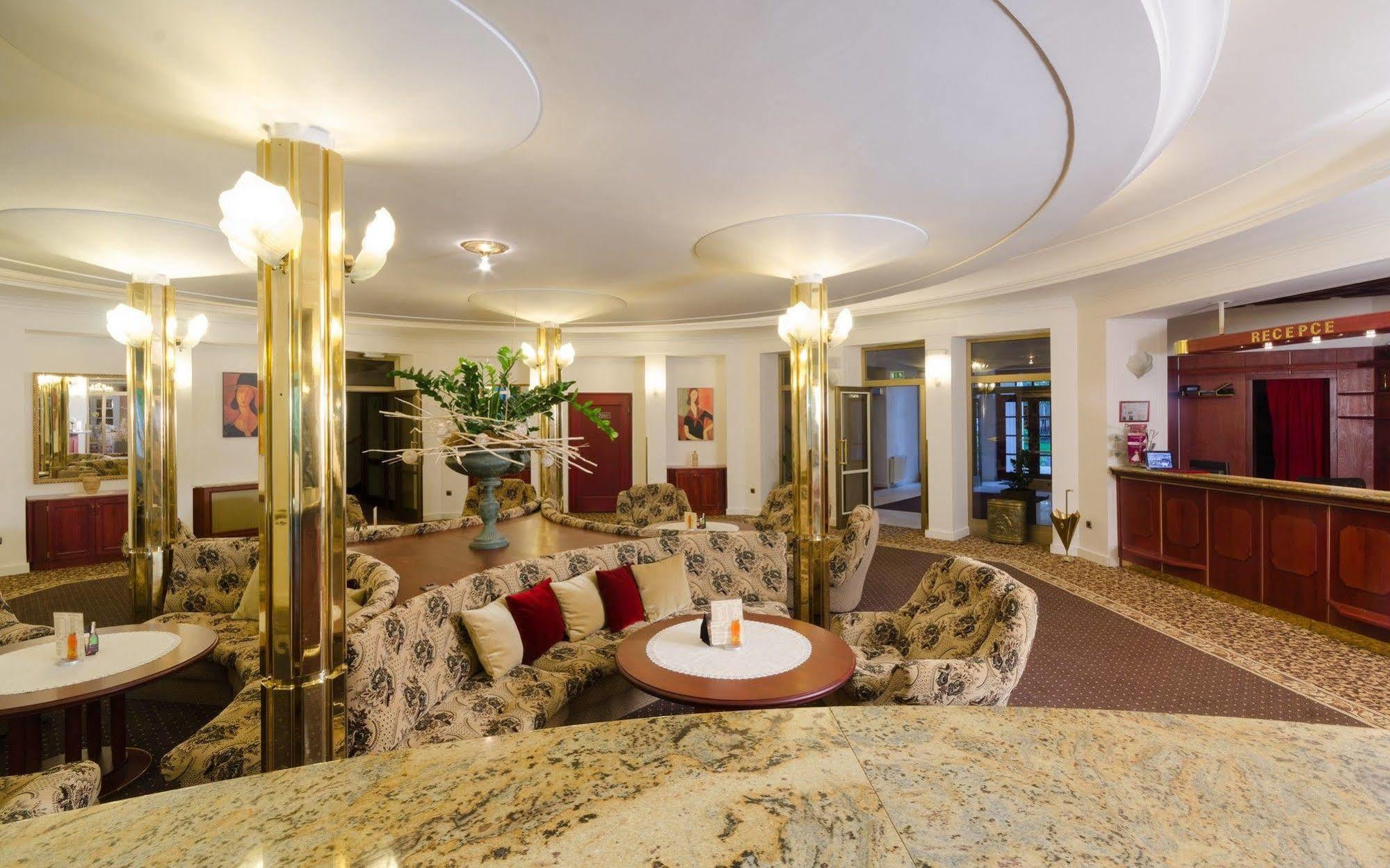 Hotel Ostrov نيمبورك المظهر الخارجي الصورة