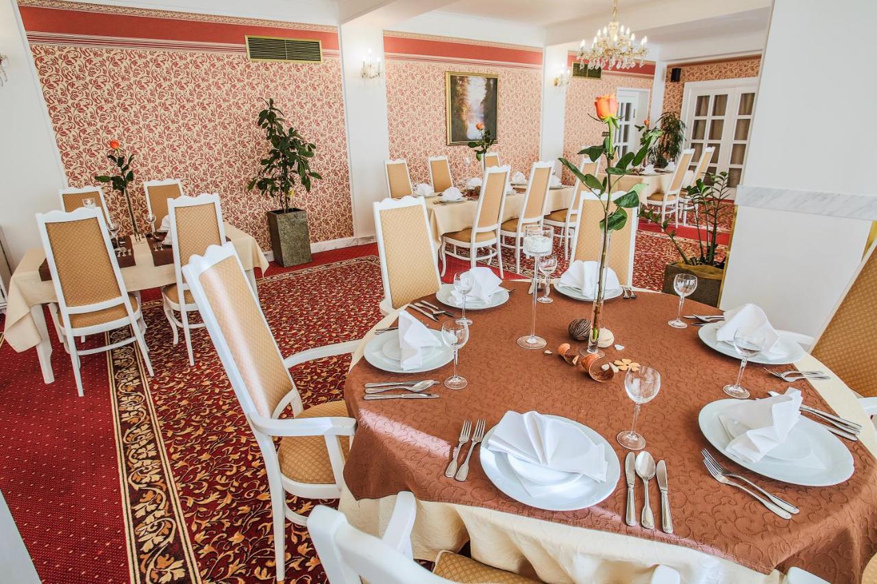 Hotel Ostrov نيمبورك المظهر الخارجي الصورة