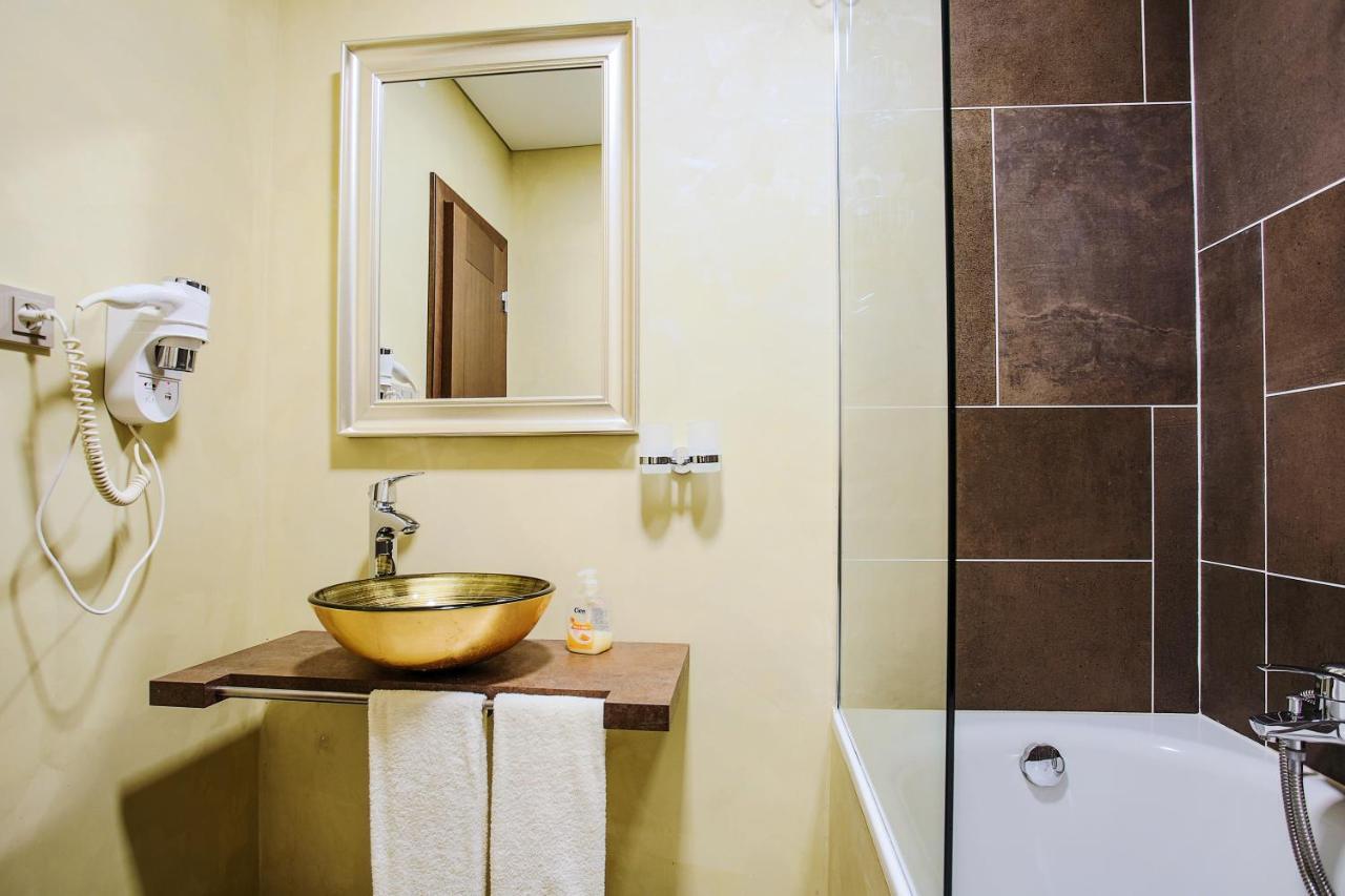 Hotel Ostrov نيمبورك المظهر الخارجي الصورة